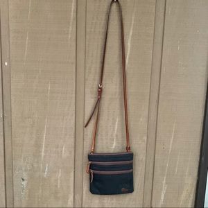 💜 2/$15 Dooney & Bourke nylon cross-body